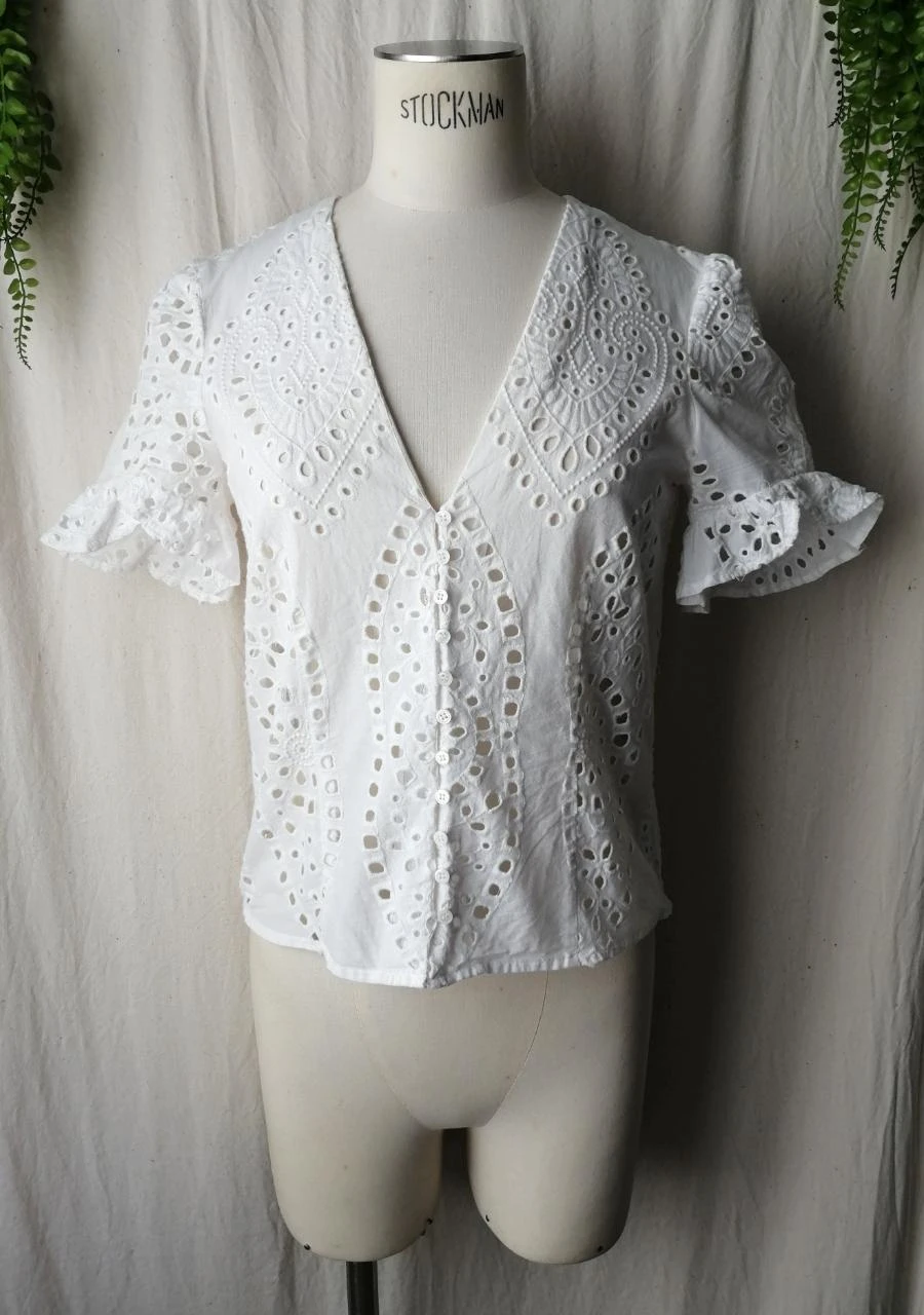 Blouse romantique blanche en broderie anglaise "Zara"